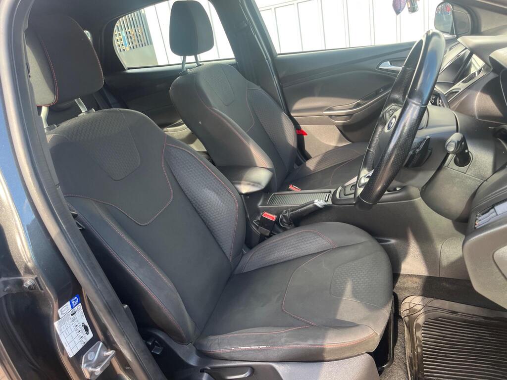 Ford Focus 32