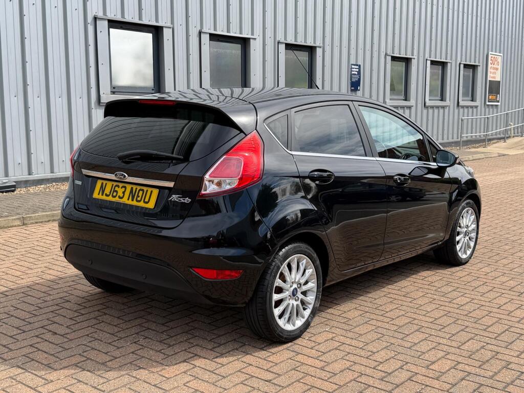 Ford Fiesta 14