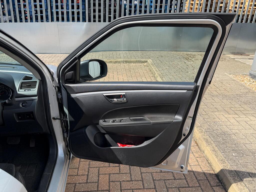 Suzuki Swift 37