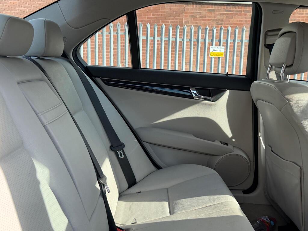 Mercedes-Benz C Class 21