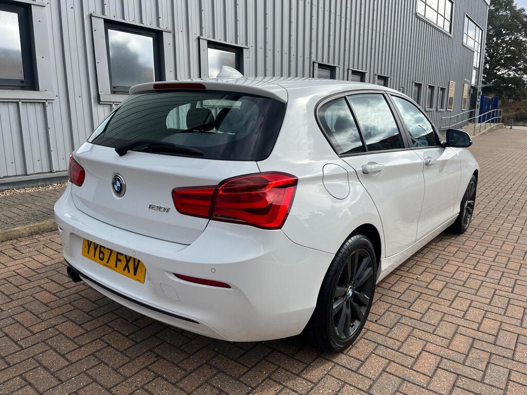 BMW 1 Series 24