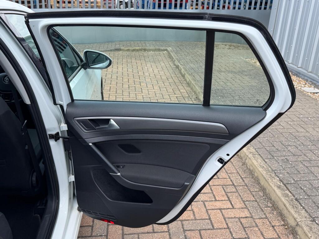 Volkswagen Golf 43