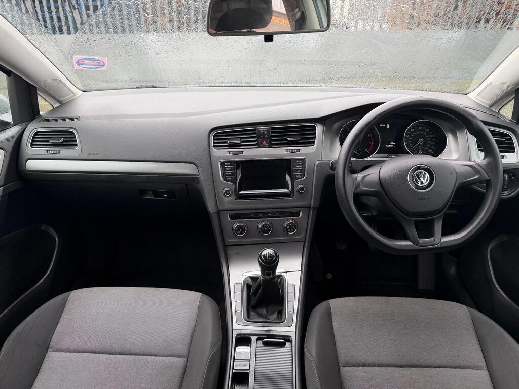 Volkswagen Golf 23