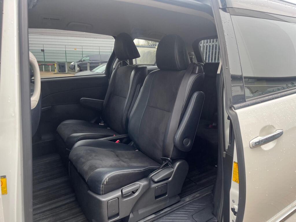 Toyota Estima 36