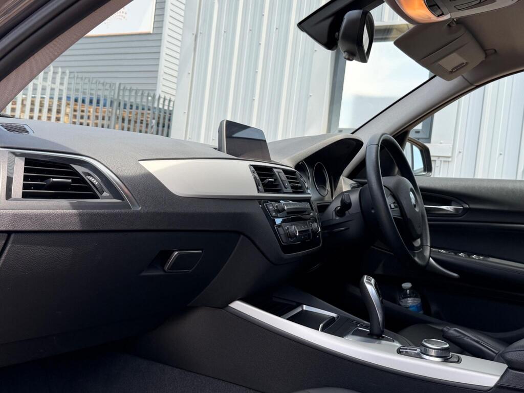 BMW 1 Series 24