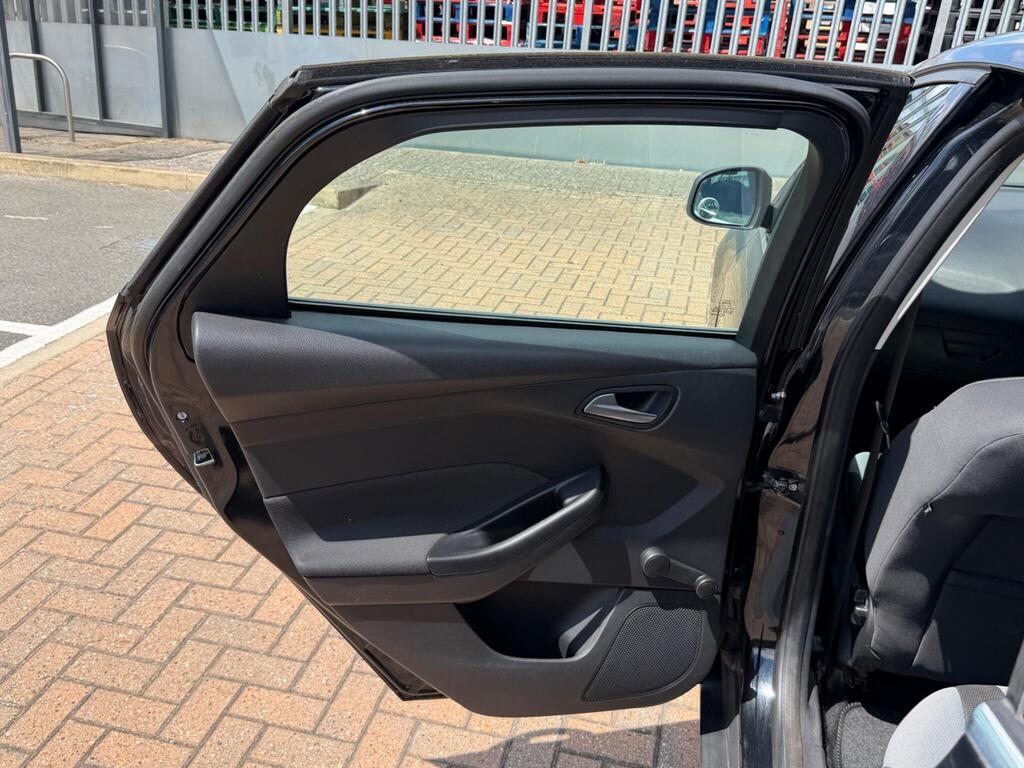 Ford Focus 34