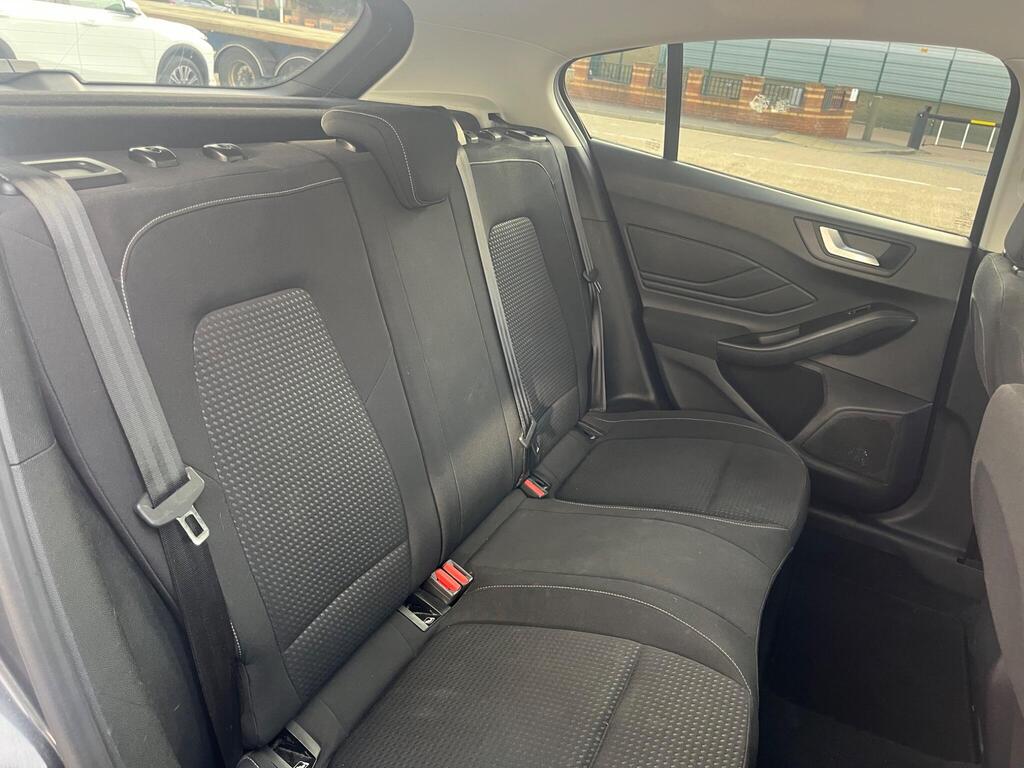 Ford Focus 49