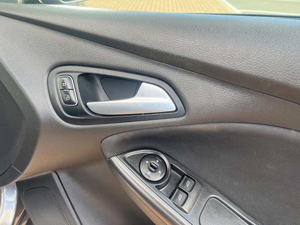 Ford Focus 48