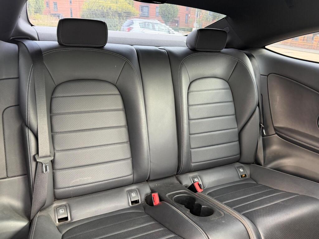 Mercedes-Benz C Class 32