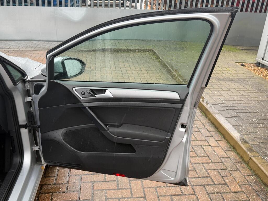 Volkswagen Golf 40
