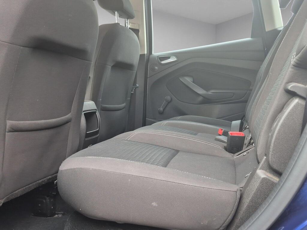 Ford C-Max 17