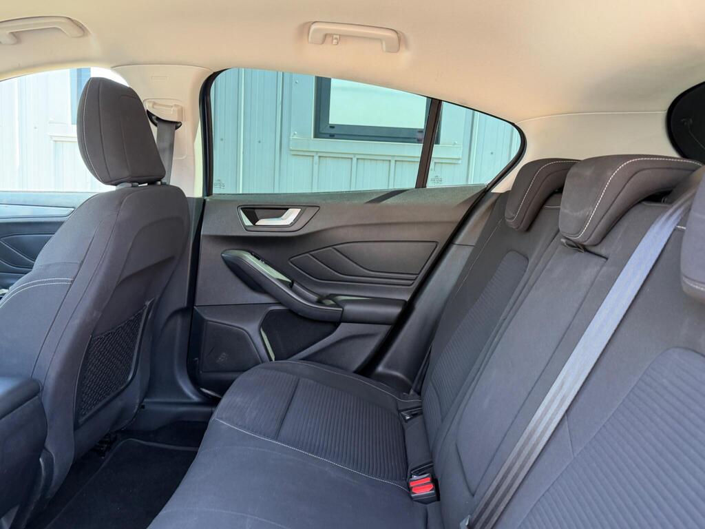 Ford Focus 27