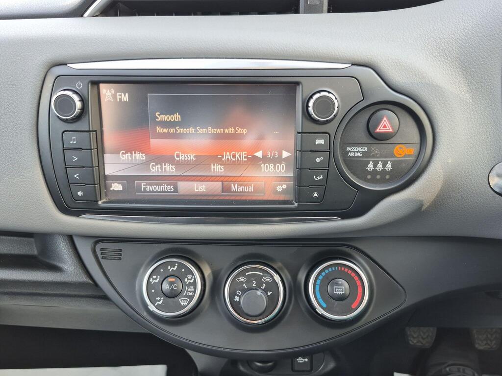 Toyota Yaris 26