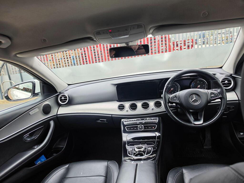 Mercedes-Benz E Class 21