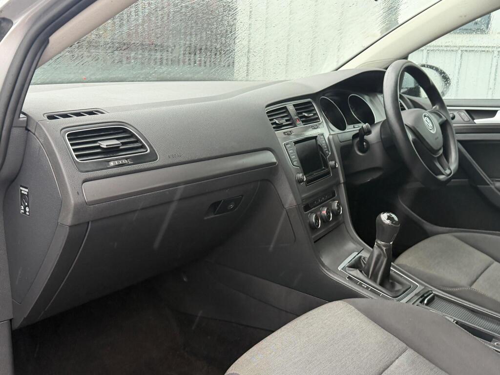 Volkswagen Golf 27
