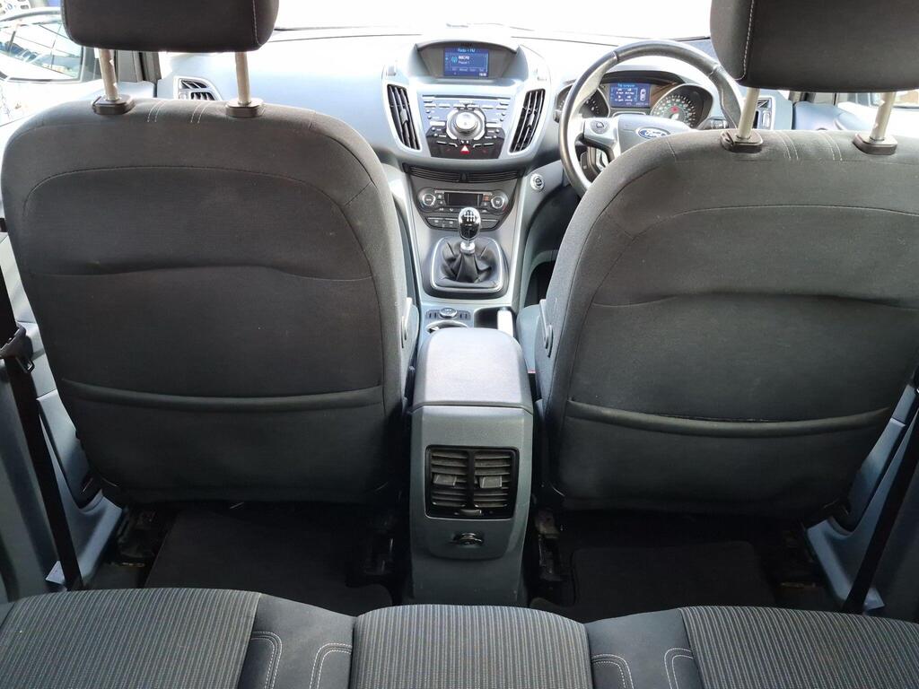 Ford C-Max 11