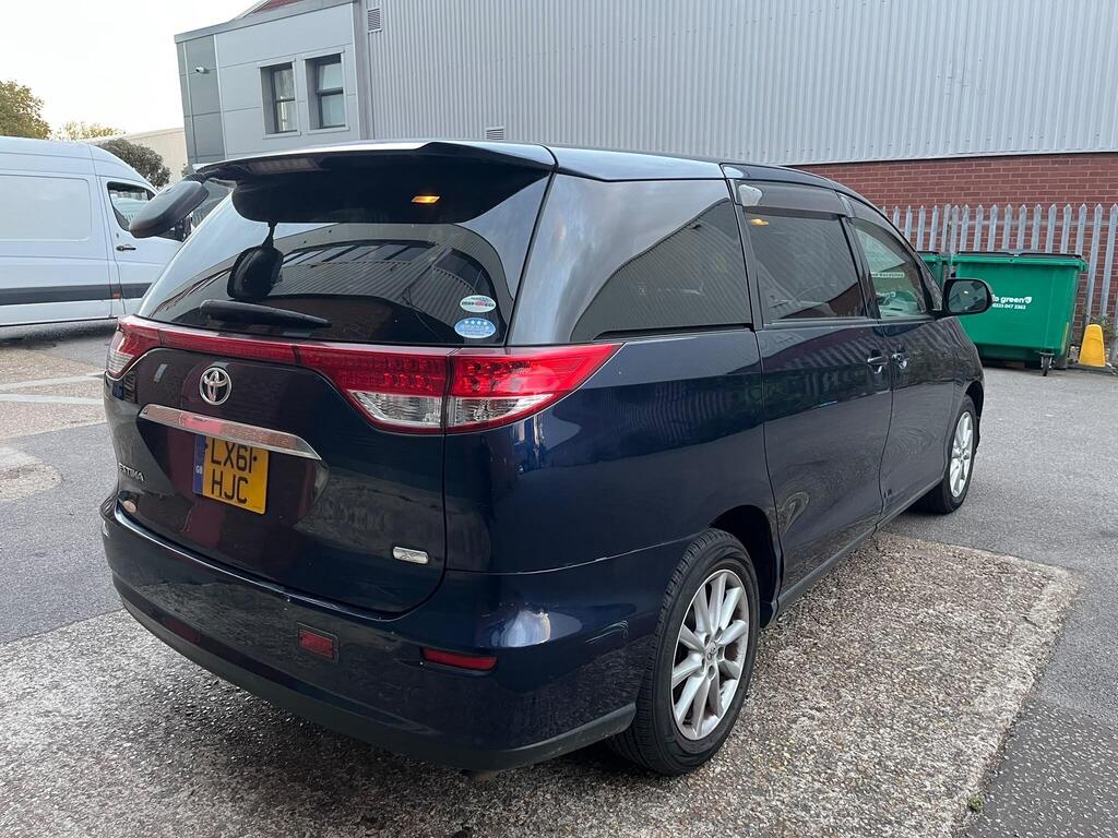 Toyota Estima 14