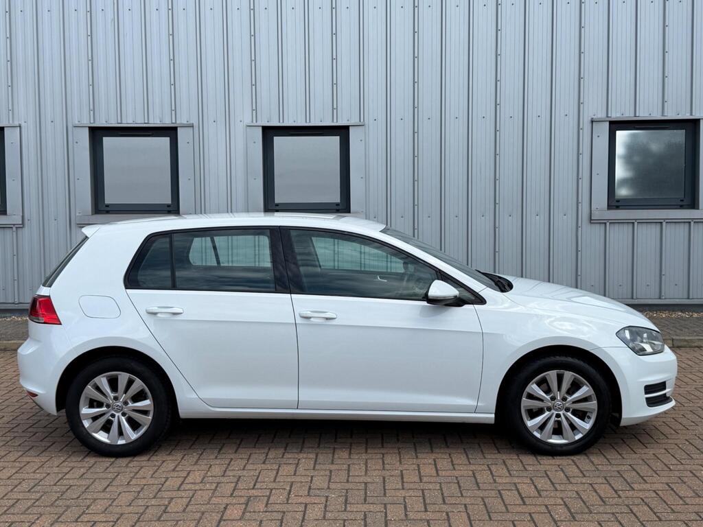 Volkswagen Golf 16