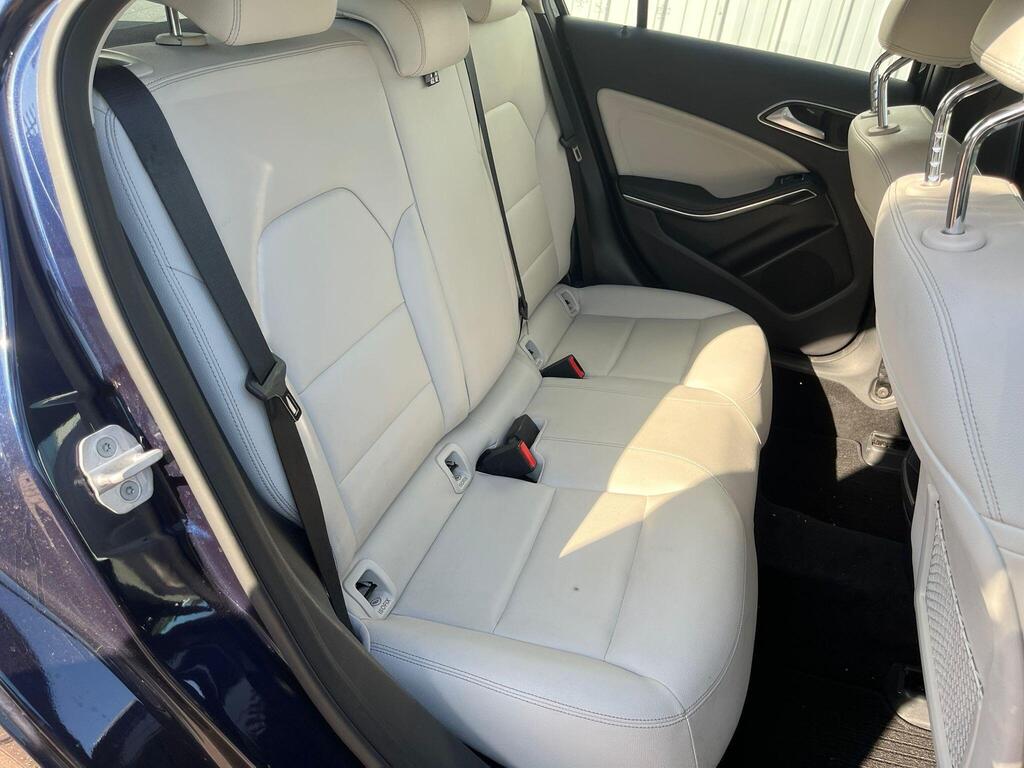 Mercedes-Benz A Class 32