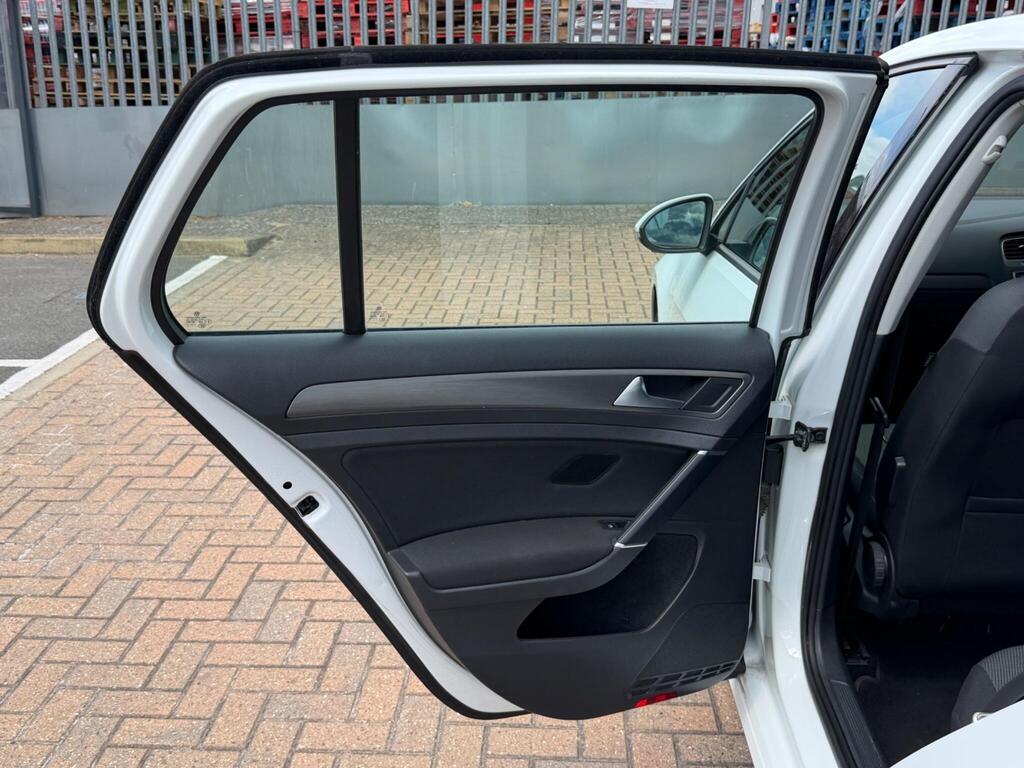 Volkswagen Golf 44
