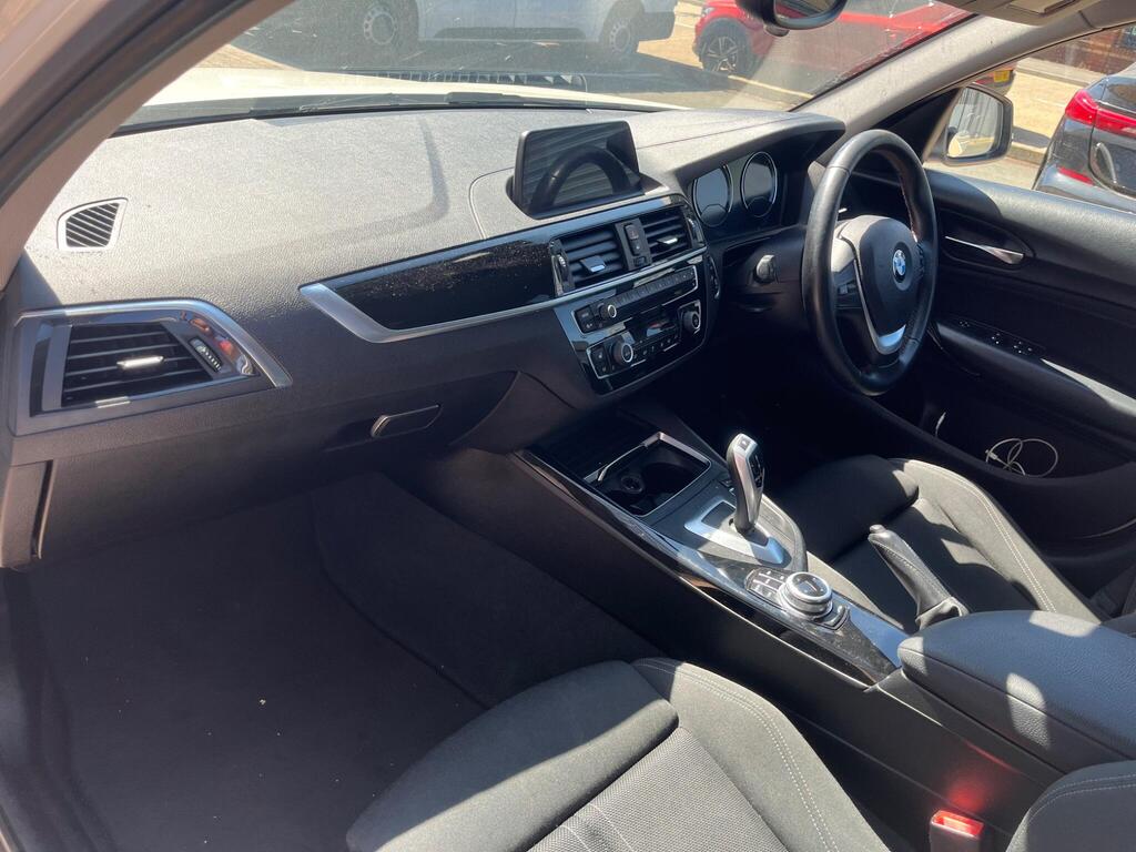 BMW 1 Series 21