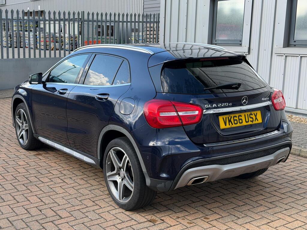 Mercedes-Benz GLA 4