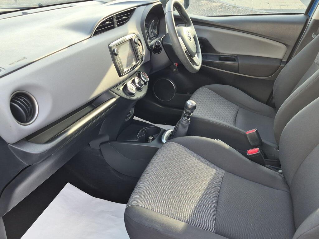 Toyota Yaris 10