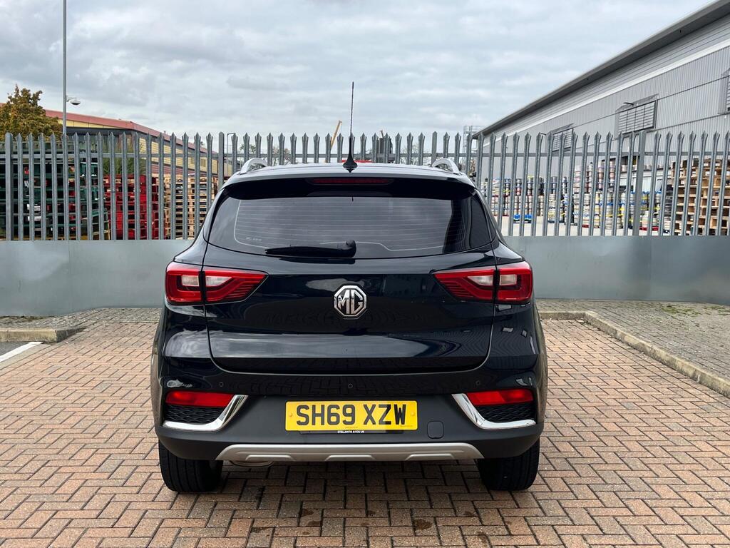 MG MG ZS 21