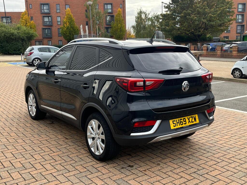MG MG ZS 19