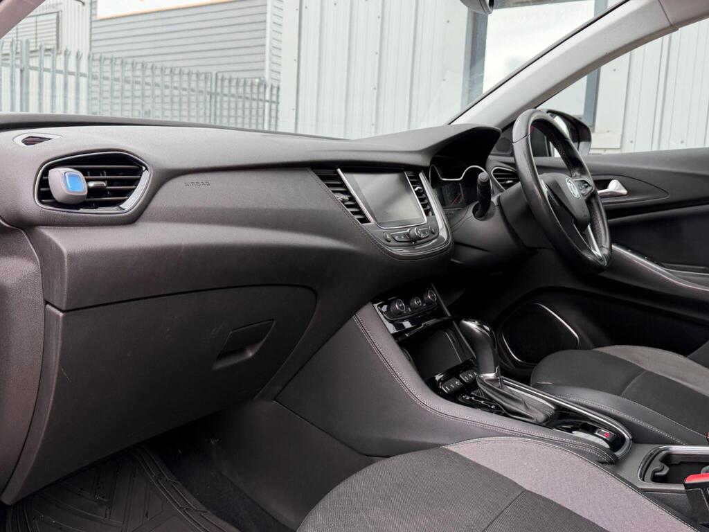 Vauxhall Grandland X 21