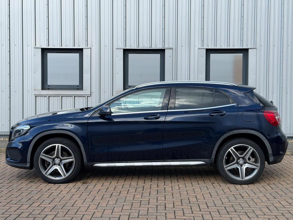 Mercedes-Benz GLA 9