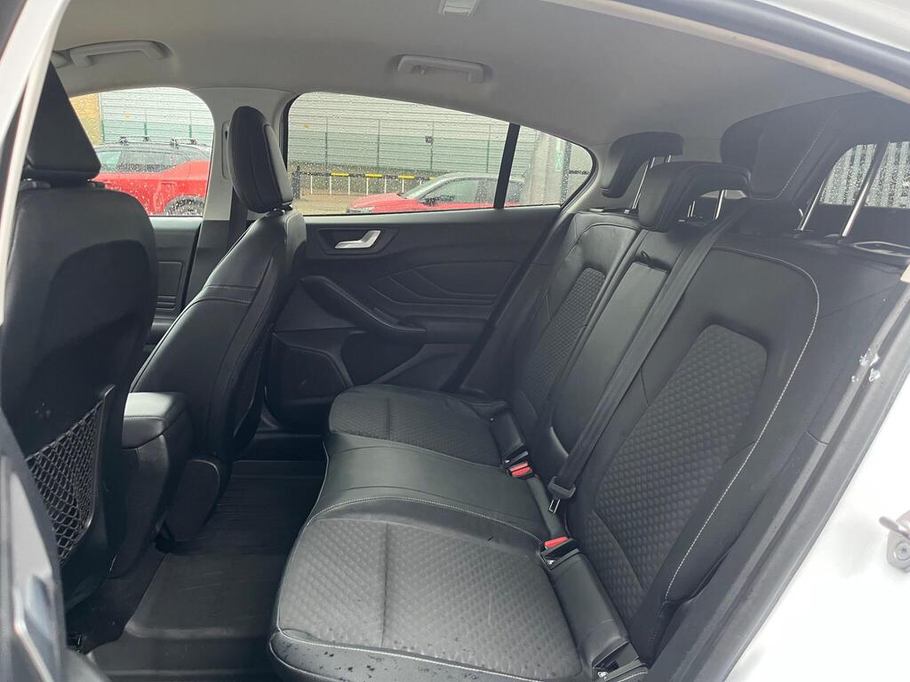 Ford Focus 51