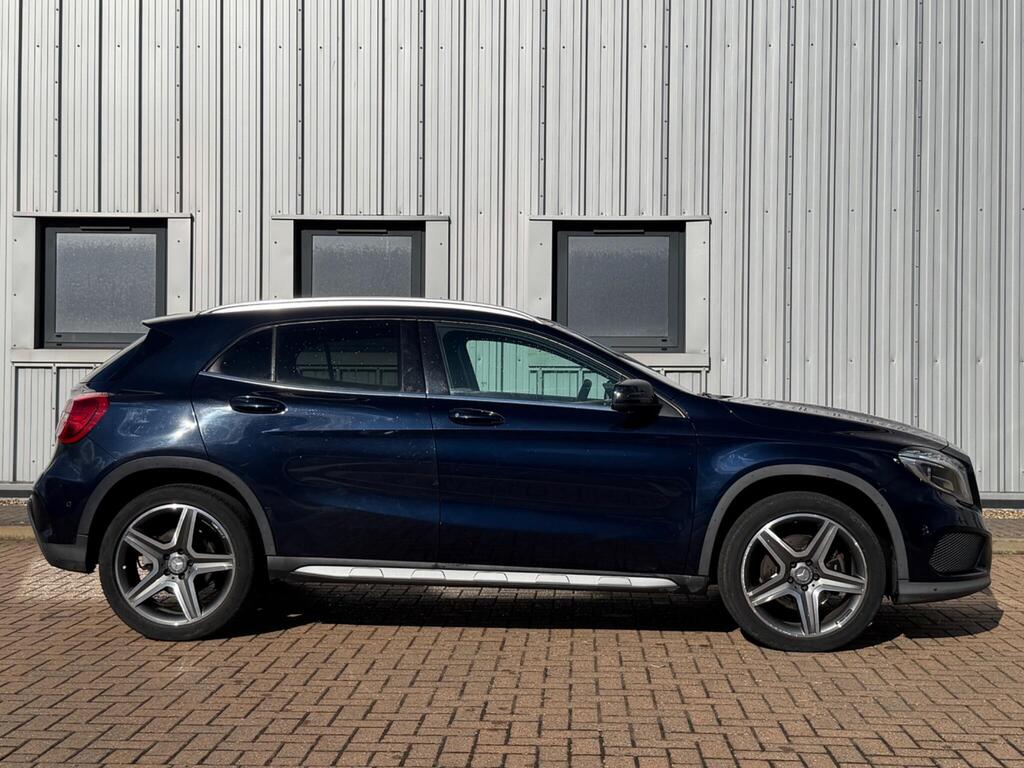 Mercedes-Benz GLA 12