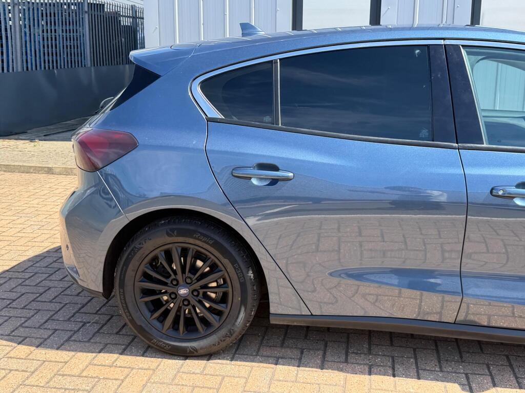 Ford Focus 9