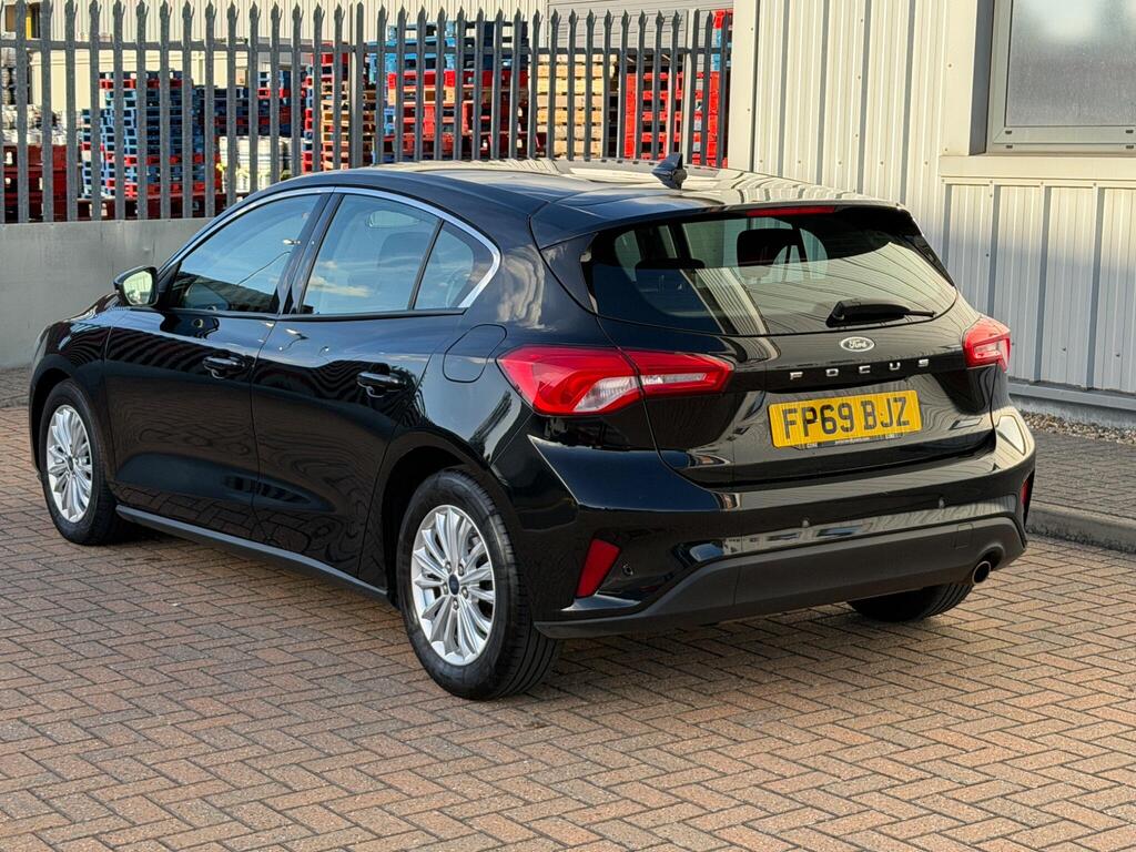Ford Focus 8