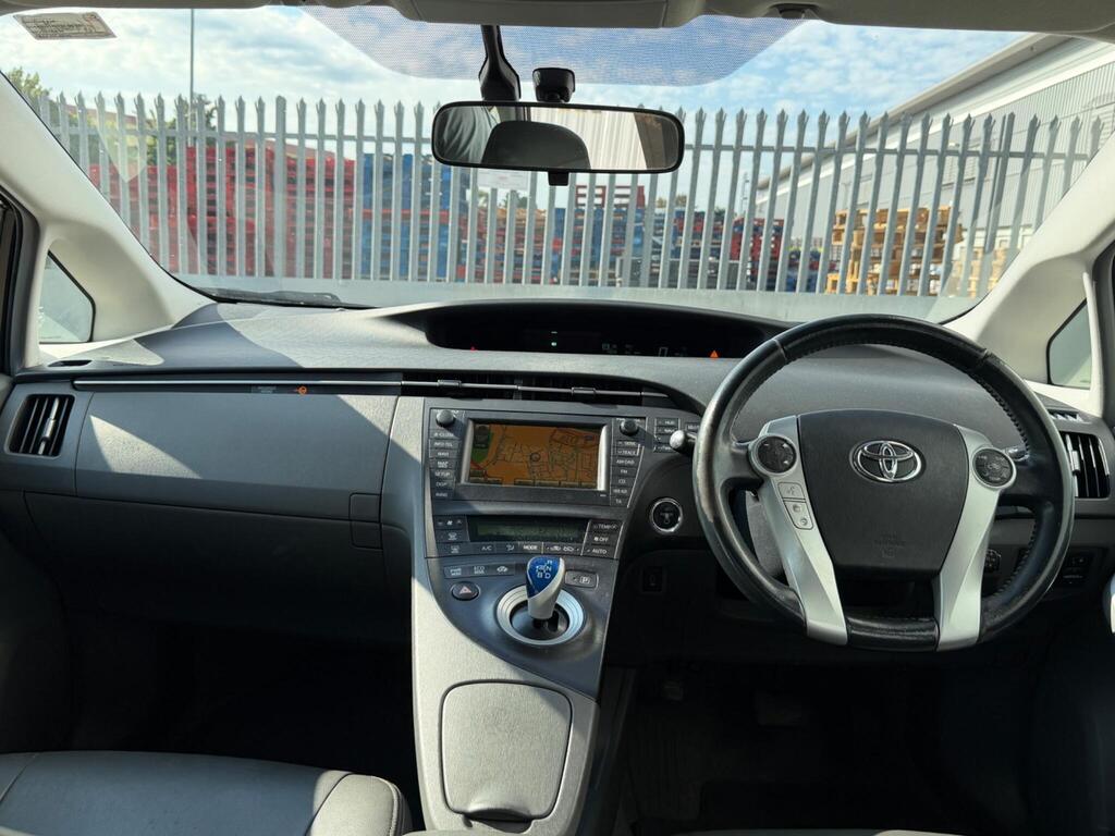 Toyota Prius 28
