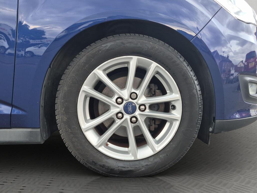 Ford C-Max 32