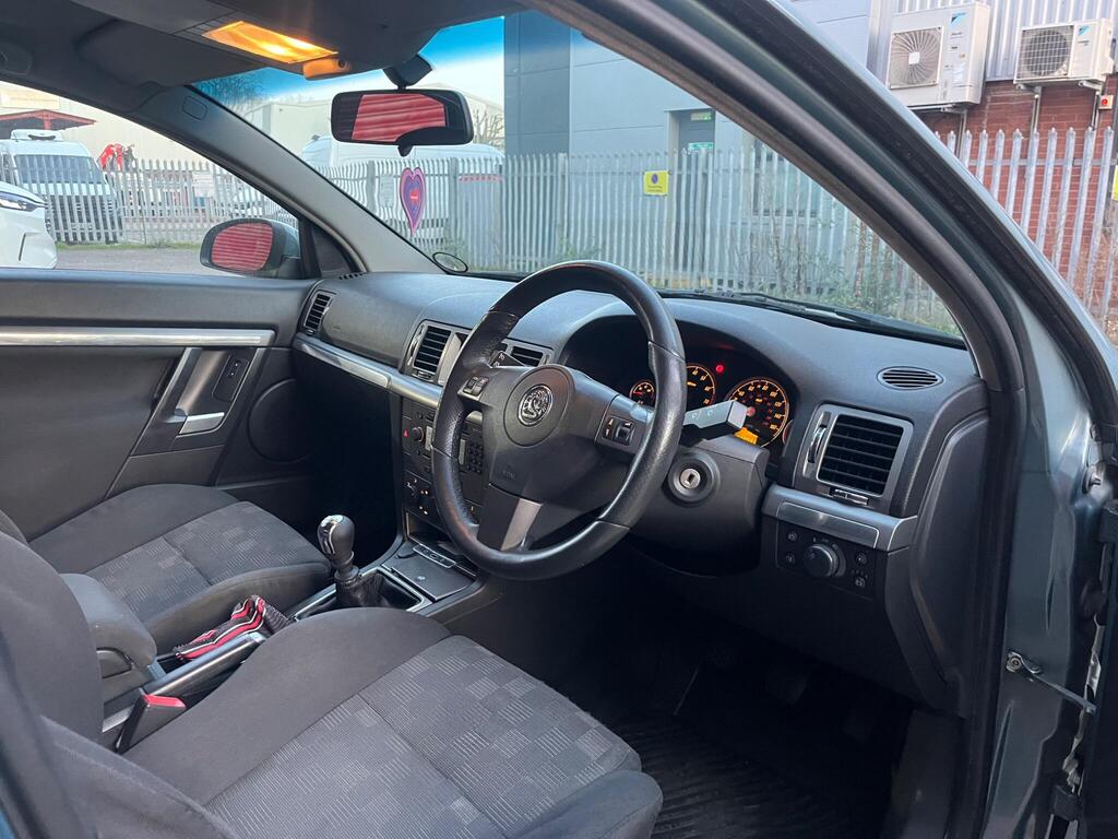 Vauxhall Vectra 25