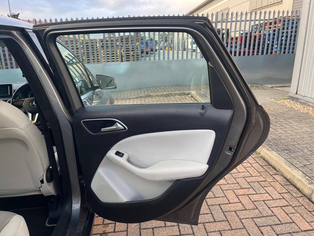 Mercedes-Benz B Class 59