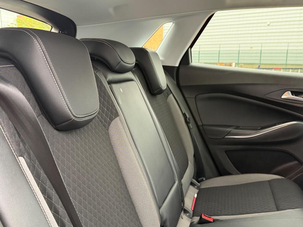 Vauxhall Grandland X 61