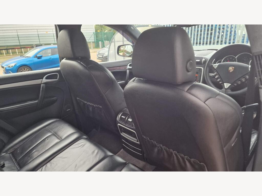 Porsche Cayenne 23