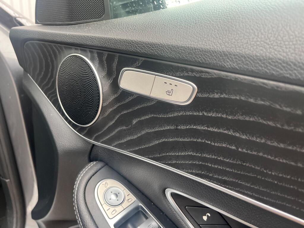 Mercedes-Benz C Class 26