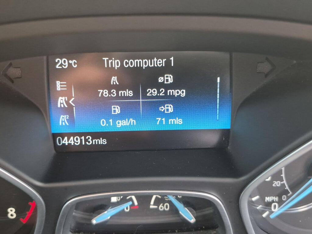 Ford C-Max 38