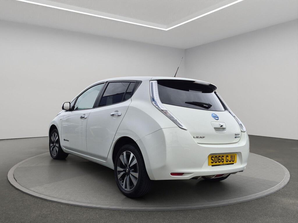 Nissan Leaf 4