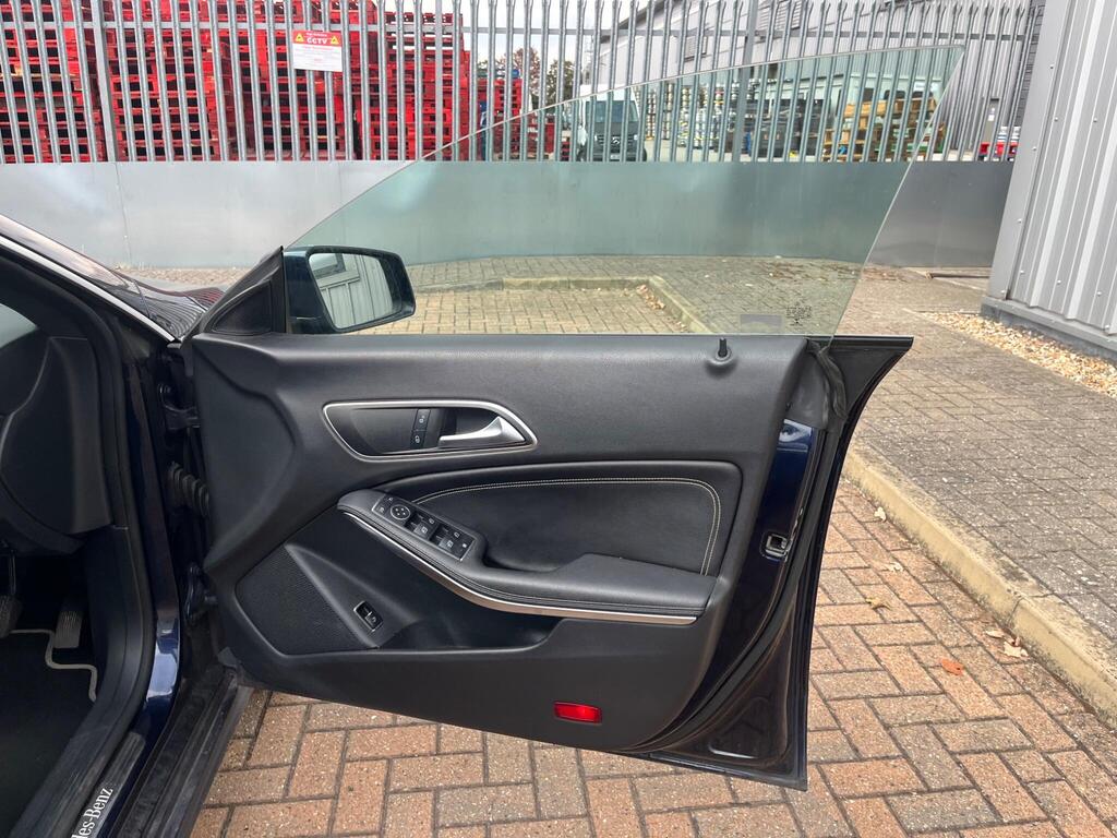 Mercedes-Benz CLA 43