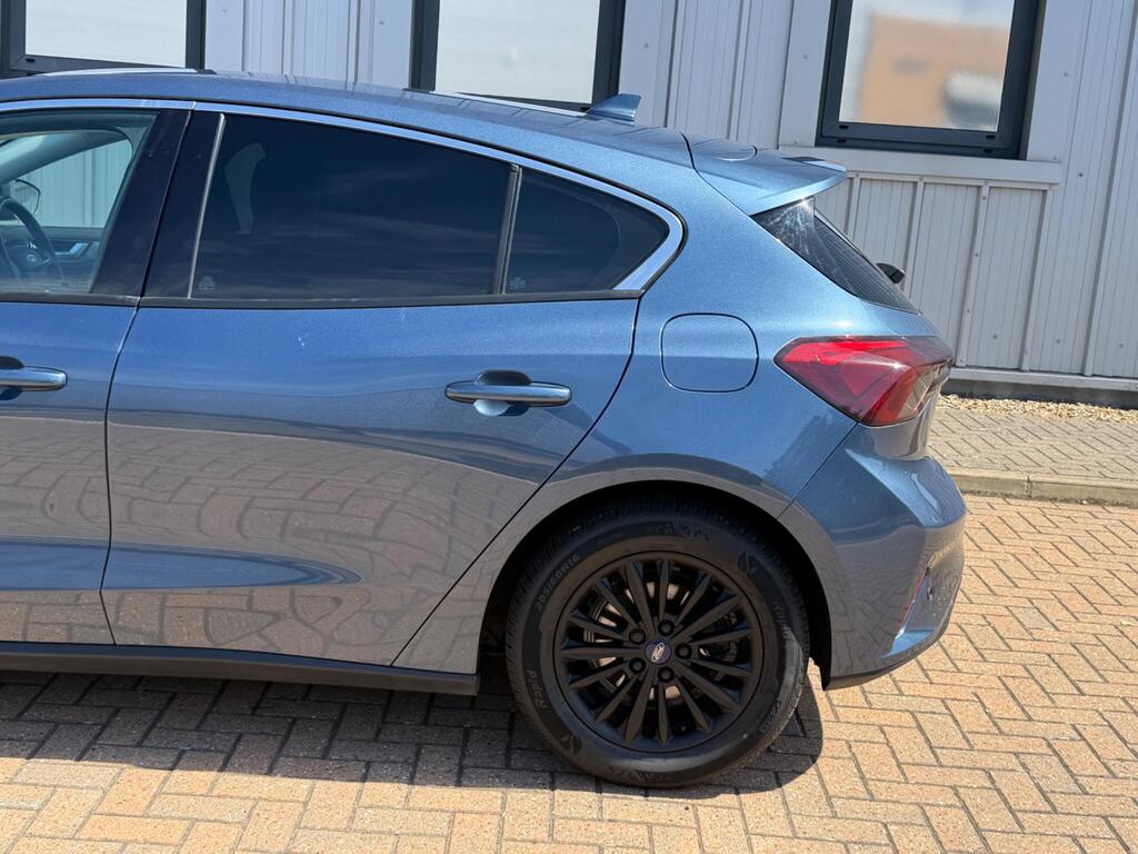 Ford Focus 11