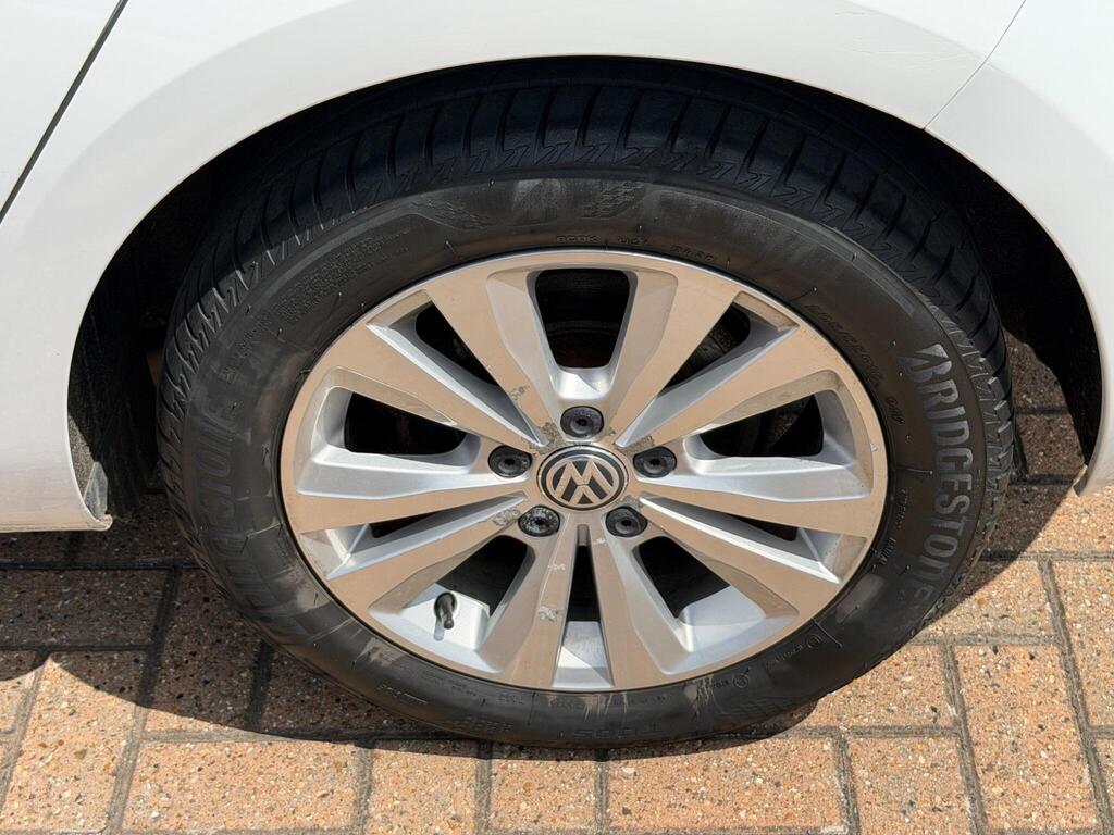 Volkswagen Golf 52