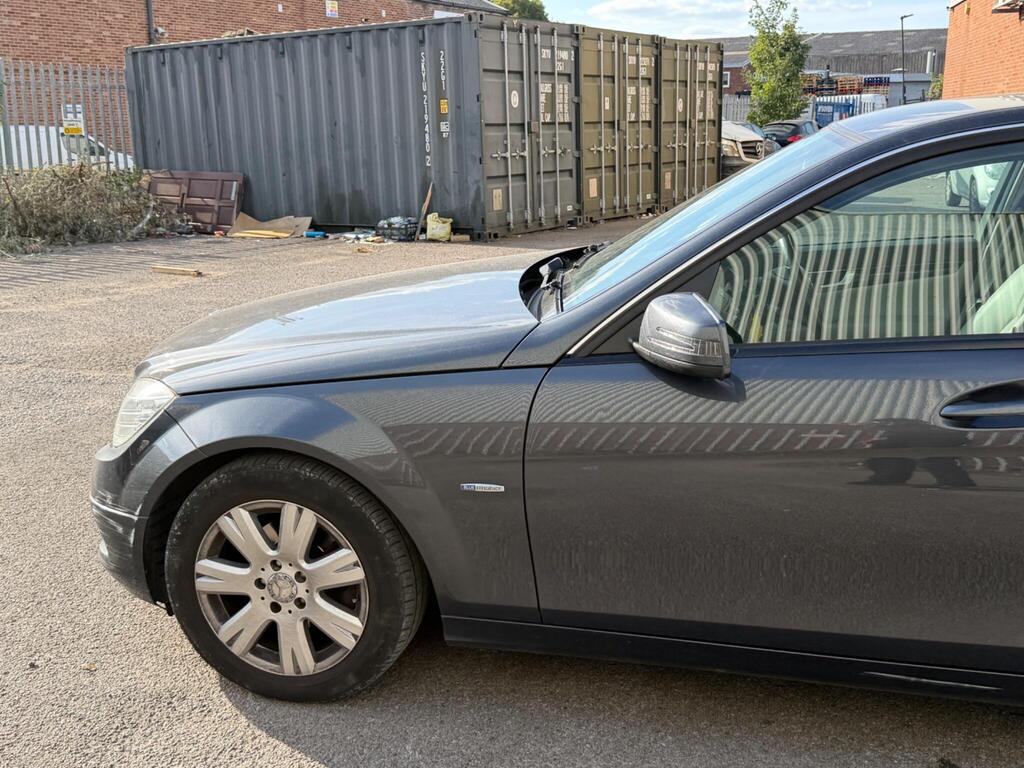 Mercedes-Benz C Class 44