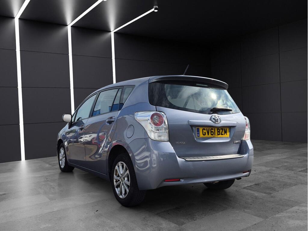 Toyota Verso 4