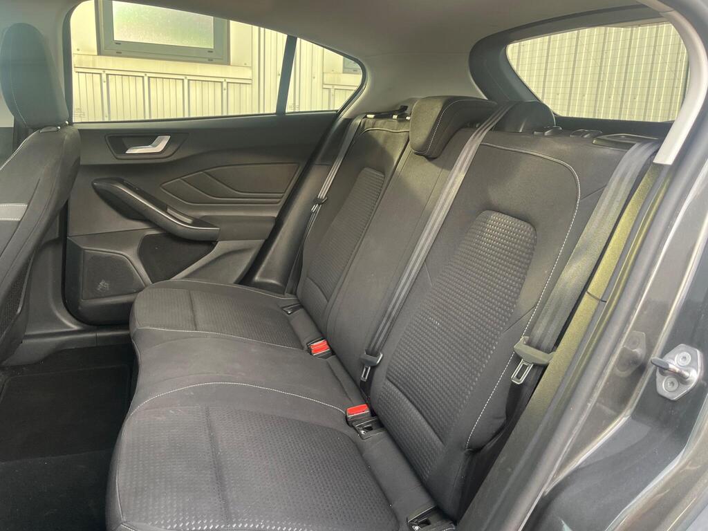 Ford Focus 47